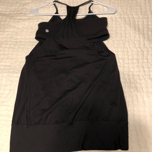 Black lululemon top with built-in bra - Picture 3 of 4